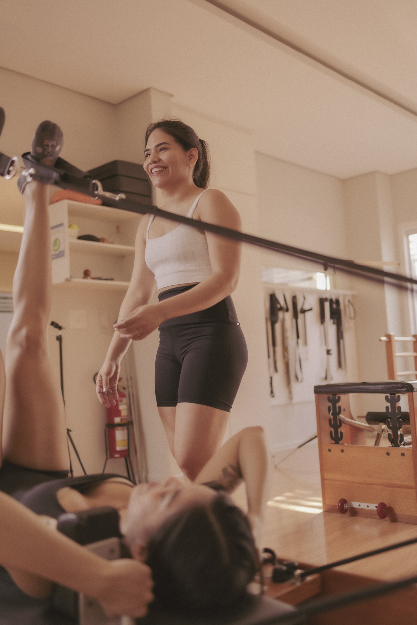 Aula de Pilates acompanhada por fisioterapeuta na Unit Pilates